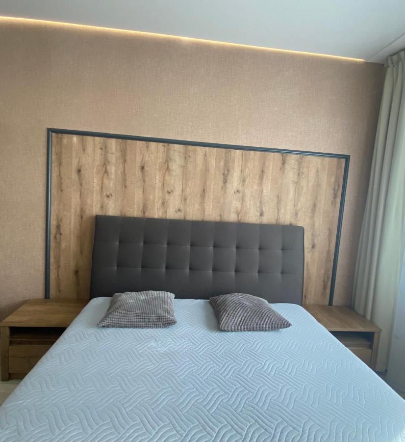 Lokal Apartment Praga Esterno foto