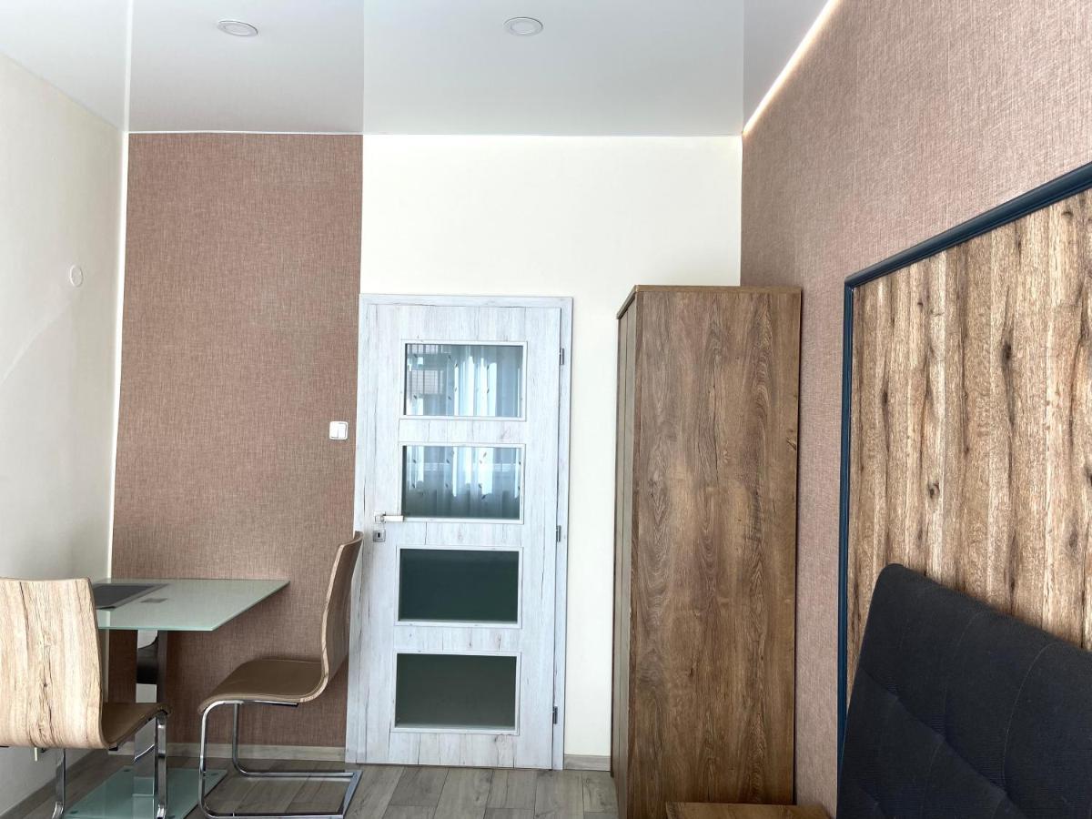 Lokal Apartment Praga Esterno foto